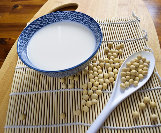 Latte di soia, proprietà, benefici e calorie