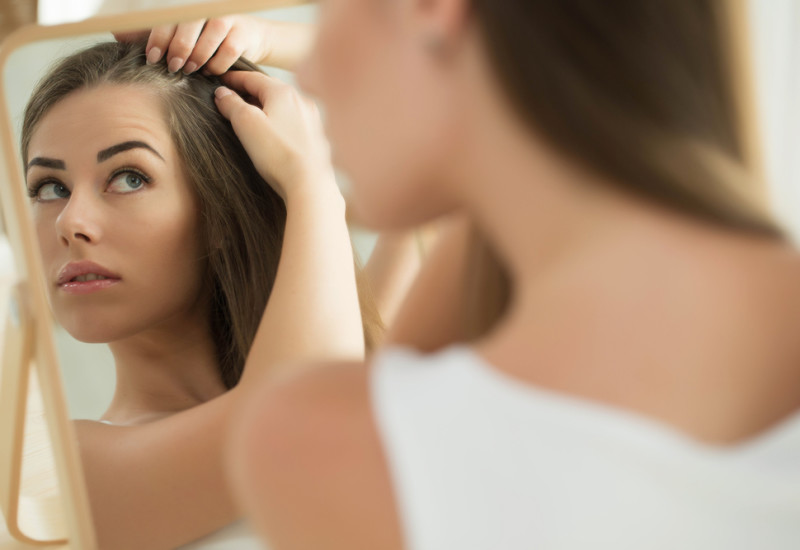 Che cosa fare per combattere la caduta dei capelli