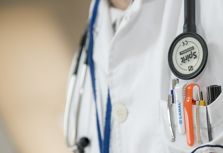 Che cos’è il Laparocele: come riconoscerlo e quali sono le complicanze